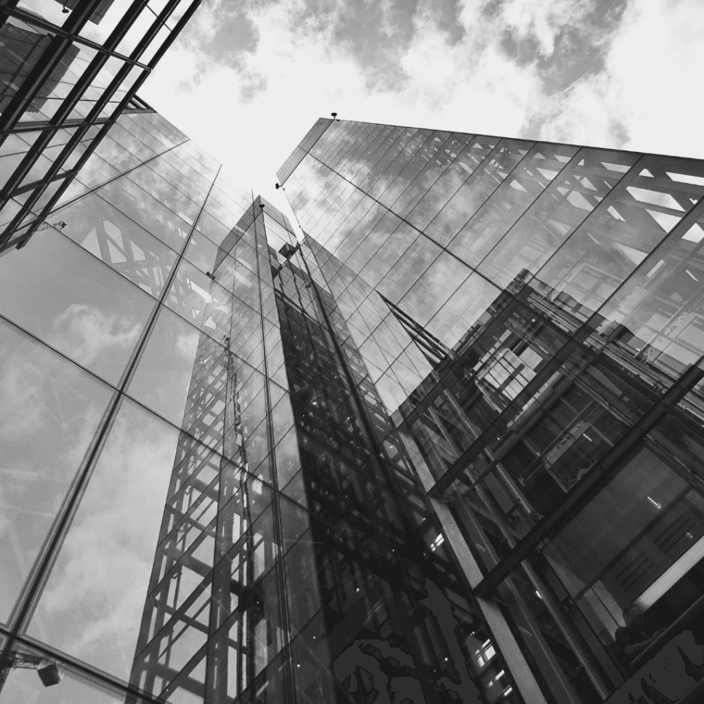 building en contre-plongé